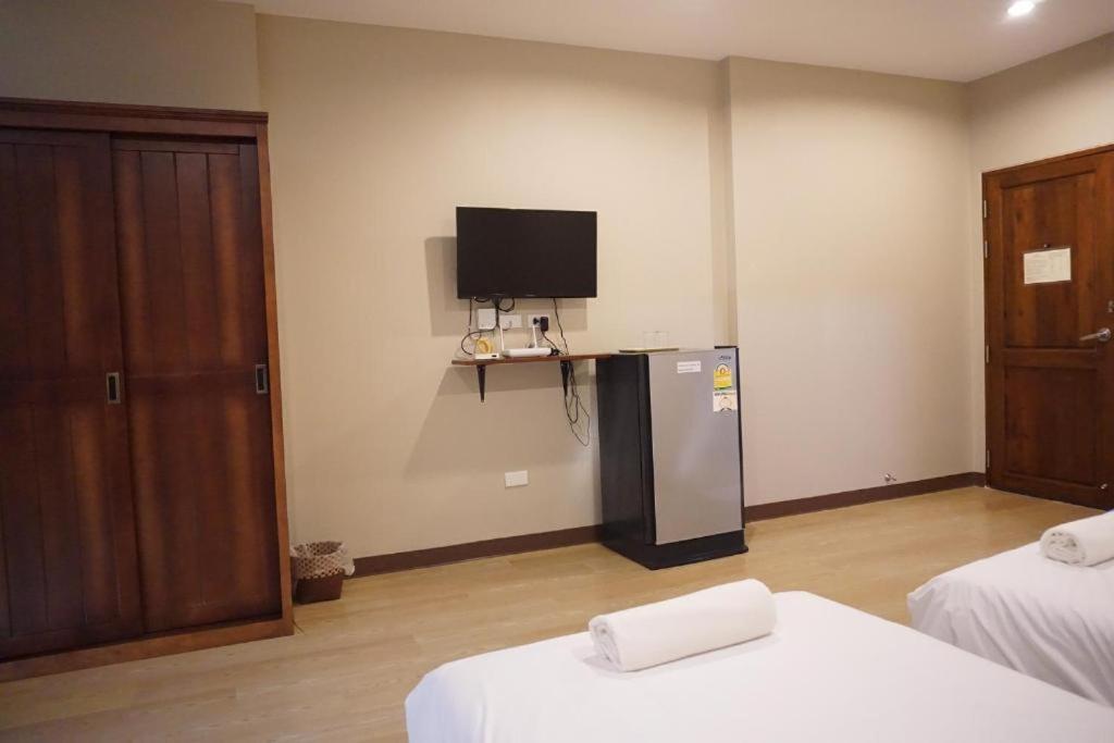 Chompu Nakarin Apartment Транг Екстер'єр фото